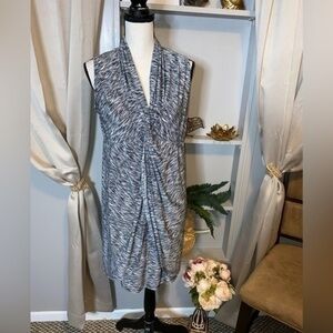 Isabella Rodriguez Women’s size Large Sleeveless Grey White Black GUC Dress